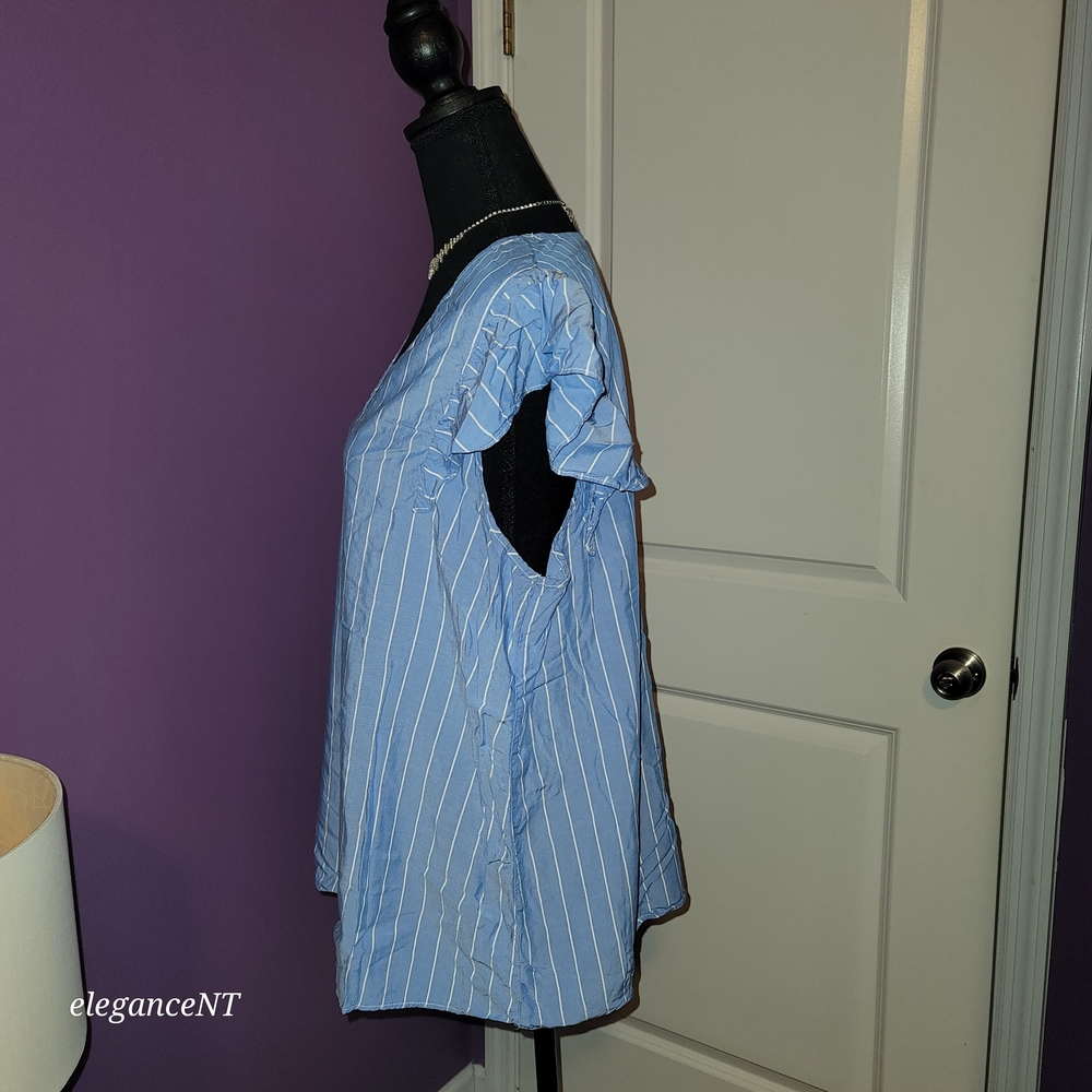 Old Navy Light Blue Striped V-Neck Blouse With Flutter Sleeve Sz: XL - Picture 2 of 7